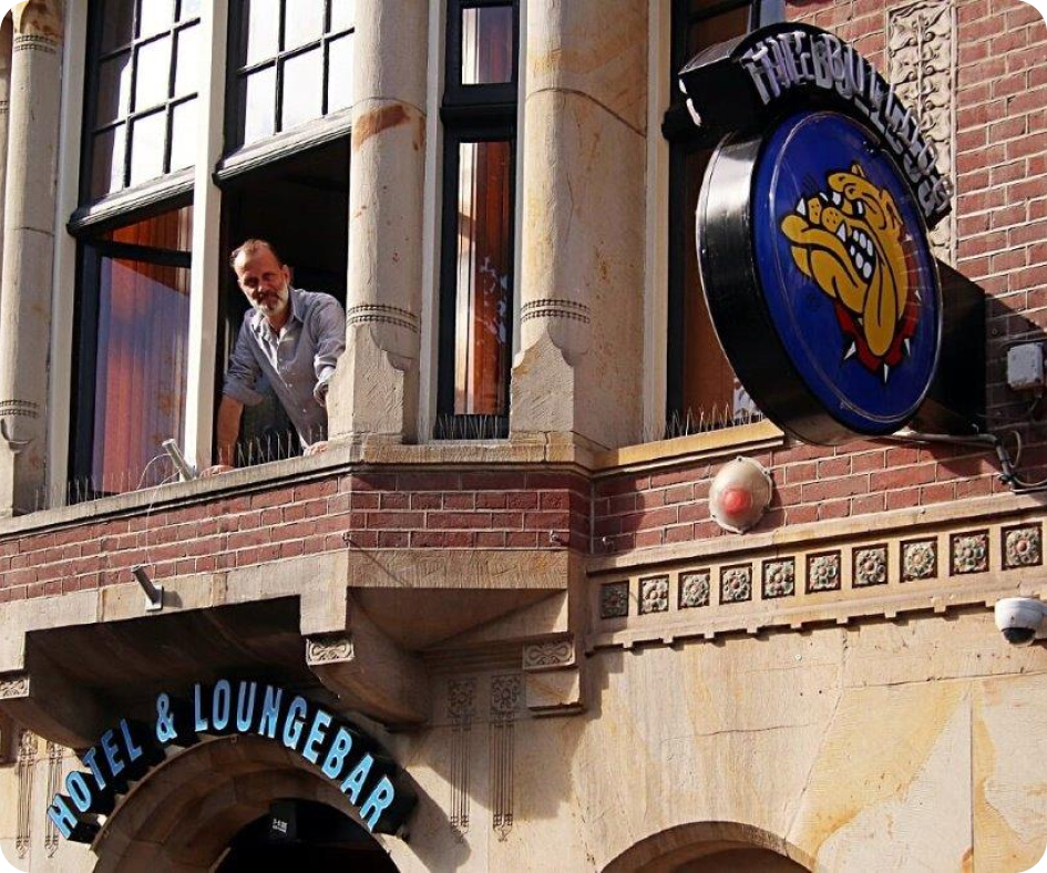 The Bulldog, Amsterdam's First Coffeeshop - Amsterdam, Neth…